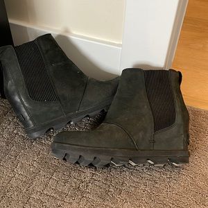 Sorel waterproof platform boots